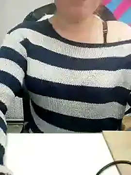 Darina X online show from 10.25.25