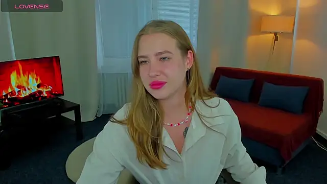 ElaraBloom online show from 10.31.25