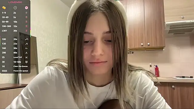 AidaGloshen online show from 12.18.25