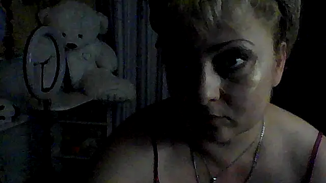 Snapshot of xHot_Amazonq chatting on 07.24.26 xHot Amazonq online show from 07.24.26