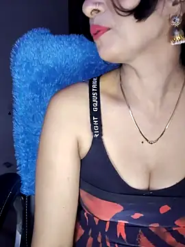 Snapshot of -sahnaz chatting on 11.06.25 -sahnaz online show from 11.06.25