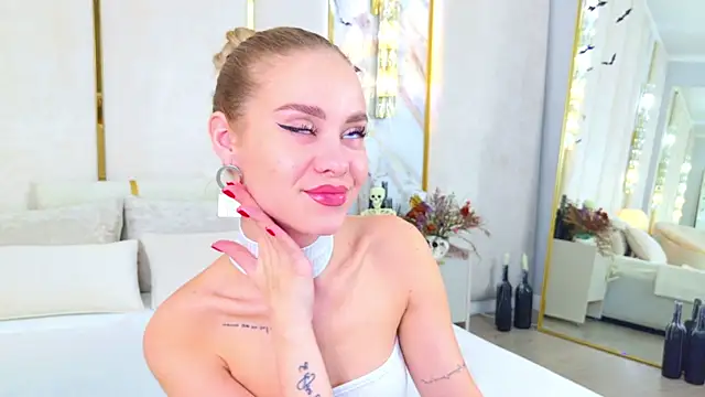 Rose Masson online show from 11.04.25