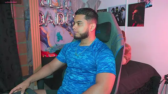 Tiler wolker online show from 03.23.26