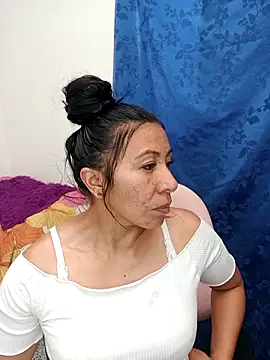 Esmeralda 546 online show from 02.04.26