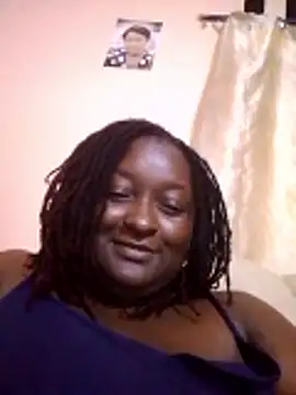 Snapshot of SweetestDIP chatting on 10.28.25 SweetestDIP online show from 10.28.25