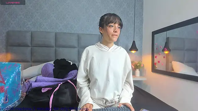 Snapshot of Luna_Bella3 chatting on 02.15.26 Luna Bella3 online show from 02.15.26