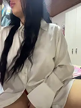 Im Saraaaa online show from 11.12.25