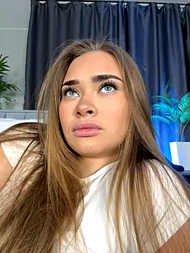 MilaRaven online show from 12.15.25