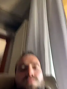 Snapshot of Miele1000- chatting on 10.26.25 Miele1000- online show from 10.26.25