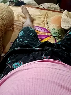 Snapshot of sexy_sila_420 chatting on 10.27.25 sexy sila 420 online show from 10.27.25