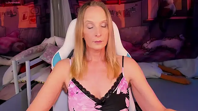 Snapshot of ScarlettPalmer chatting on 06.21.26 ScarlettPalmer online show from 06.21.26