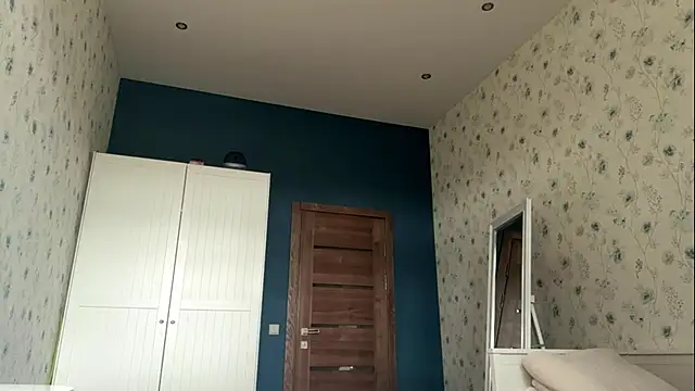 EastLuna online show from 10.28.25