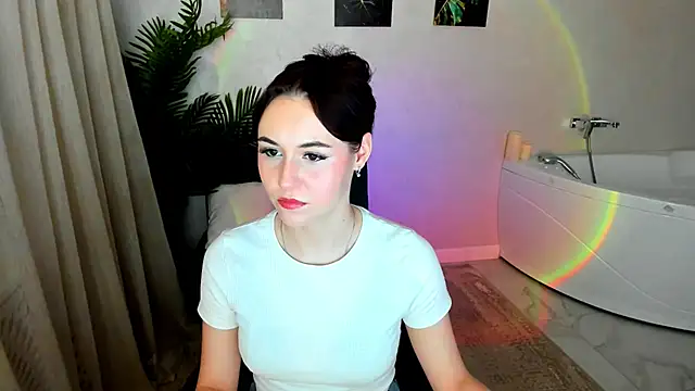 MakeYoueHappy online show from 12.02.25