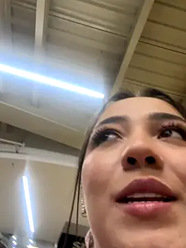 Hannahpradaa  online show from 11.12.25