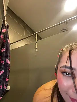 Hannahpradaa  online show from 11.13.25