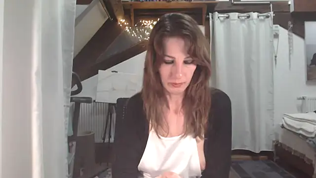 MissDyannis online show from 04.06.26