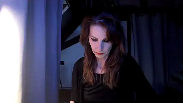 MissDyannis online show from 04.13.26