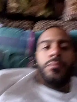 Snapshot of slvdslvd chatting on 10.27.25 slvdslvd online show from 10.27.25