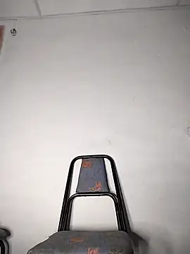 Snapshot of Alex_Sweeting chatting on 10.28.25 Alex Sweeting online show from 10.28.25