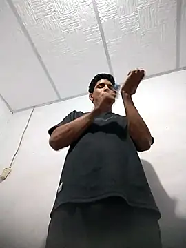 Snapshot of Alex_Sweeting chatting on 11.25.25 Alex Sweeting online show from 11.25.25