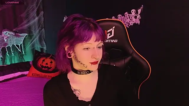 Snapshot of karkadeshk chatting on 10.31.25 karkadeshk online show from 10.31.25