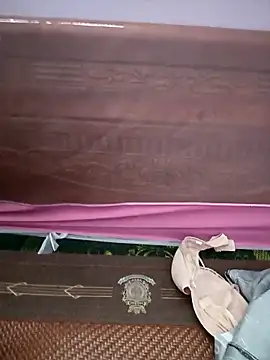 Kieuxinhgai online show from 11.09.25