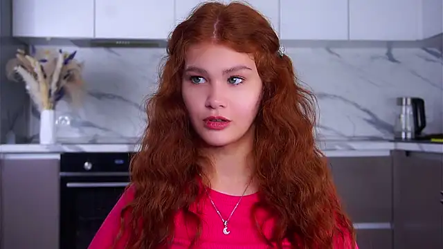 YettaCalabria online show from 12.15.25