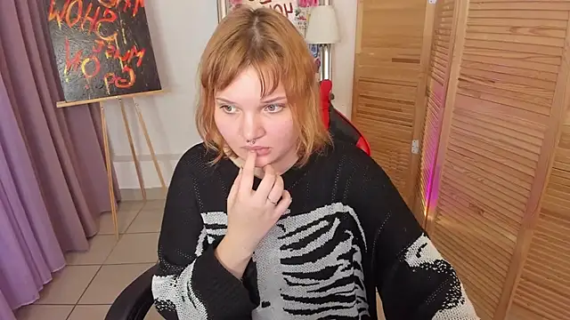 babyyullii online show from 11.10.25