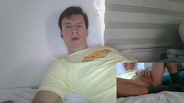 Snapshot of carliesexyman chatting on 10.27.25 carliesexyman online show from 10.27.25