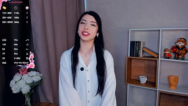 Snapshot of TonjaNeace chatting on 11.01.25 TonjaNeace online show from 11.01.25