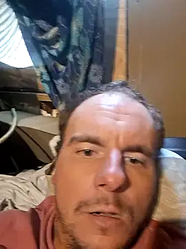 Snapshot of mommiesboy0903 chatting on 10.27.25 mommiesboy0903 online show from 10.27.25