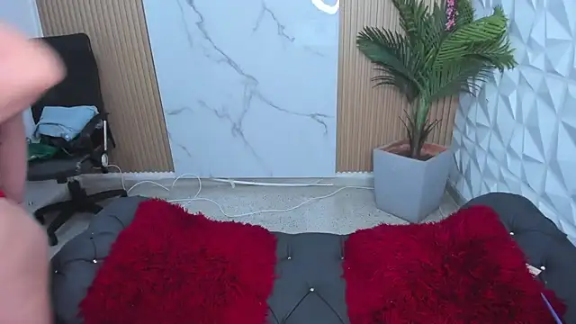 Samantharoseee  online show from 11.27.25