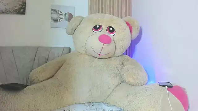 little emiily  online show from 11.14.25