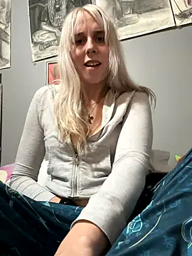 Snapshot of aquakitti777 chatting on 10.28.25 aquakitti777 online show from 10.28.25