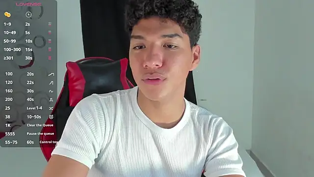Snapshot of Maximiliano_Khalil chatting on 02.21.26 Maximiliano Khalil online show from 02.21.26