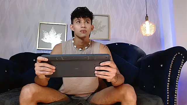 KamiSuarez online show from 11.05.25