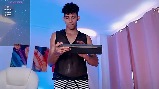 KamiSuarez online show from 03.20.26