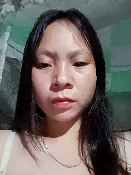 Snapshot of bebe-bae chatting on 10.31.25 bebe-bae online show from 10.31.25