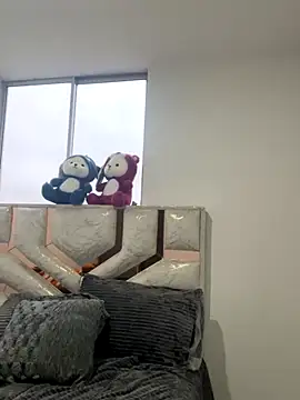 Eva Lamashtu online show from 11.18.25