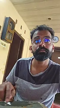 Snapshot of nithinrr chatting on 12.18.25 nithinrr online show from 12.18.25