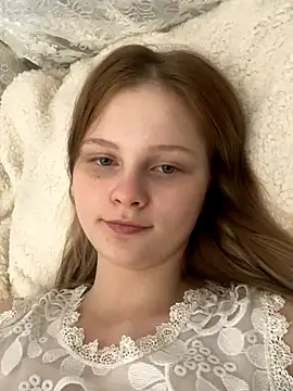 Snapshot of everyyday chatting on 11.02.25 everyyday online show from 11.02.25