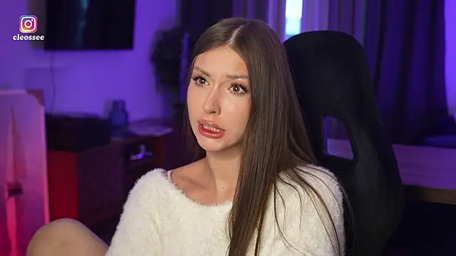 Snapshot of Cleose chatting on 02.28.26 Cleose online show from 02.28.26