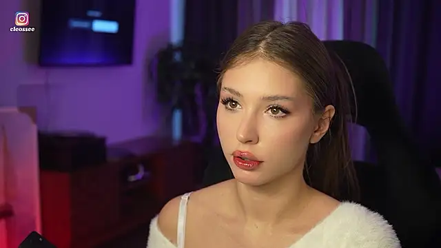 Snapshot of Cleose chatting on 03.20.26 Cleose online show from 03.20.26