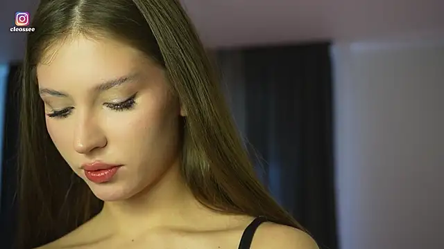 Snapshot of Cleose chatting on 04.11.26 Cleose online show from 04.11.26