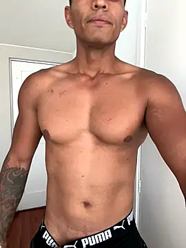 Snapshot of 97santiagoo chatting on 10.28.25 97santiagoo online show from 10.28.25