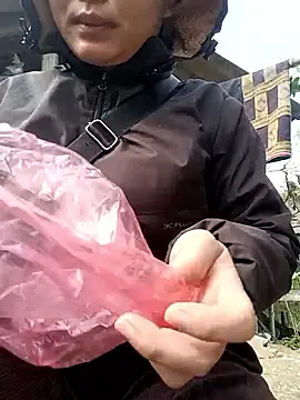 yoyo-mi online show from 12.22.25