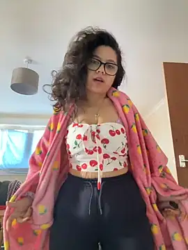 Snapshot of Sexy_MamacitaX chatting on 10.29.25 Sexy MamacitaX online show from 10.29.25