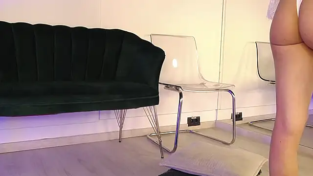 RebbeccaRay online show from 11.25.25