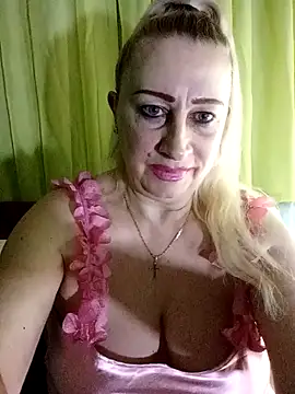 Snapshot of Esenia505 chatting on 03.13.26 Esenia505 online show from 03.13.26