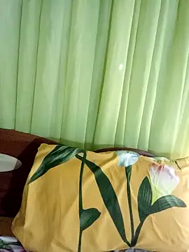 Snapshot of Esenia505 chatting on 04.01.26 Esenia505 online show from 04.01.26